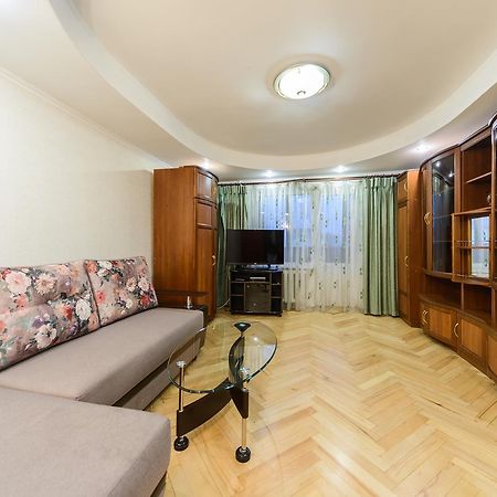 Apartment On Lesi Ukrainky Blvd Kyiv Exterior photo