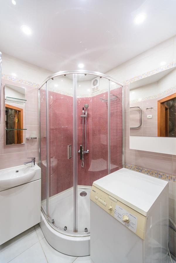 Apartment On Lesi Ukrainky Blvd Kyiv Exterior photo