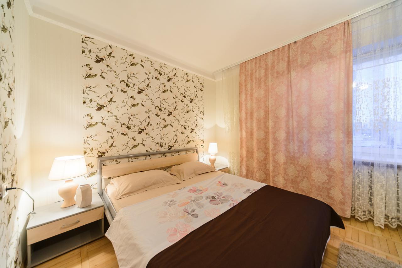 Apartment On Lesi Ukrainky Blvd Kyiv Exterior photo