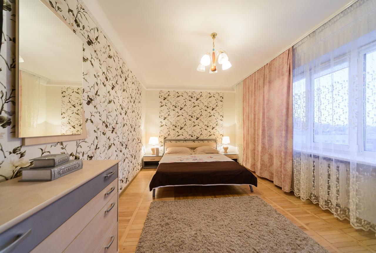 Apartment On Lesi Ukrainky Blvd Kyiv Exterior photo